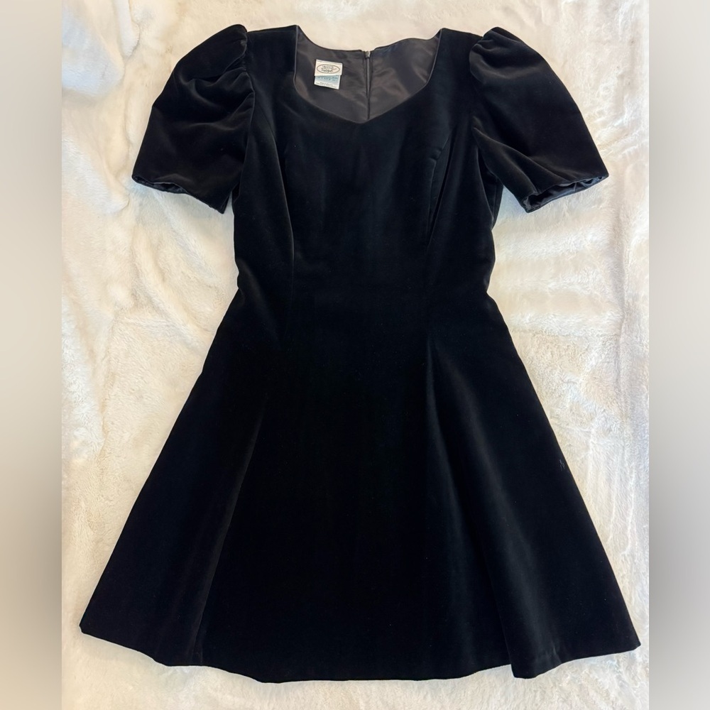 Vintage Laura Ashley Black Velvet Dress Puff Sleeve Romantic Mini Dress - Picture 15 of 15